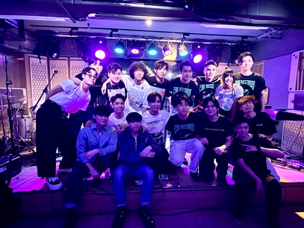 Daze in White、The Lemon Ones演唱新作熱爆全場